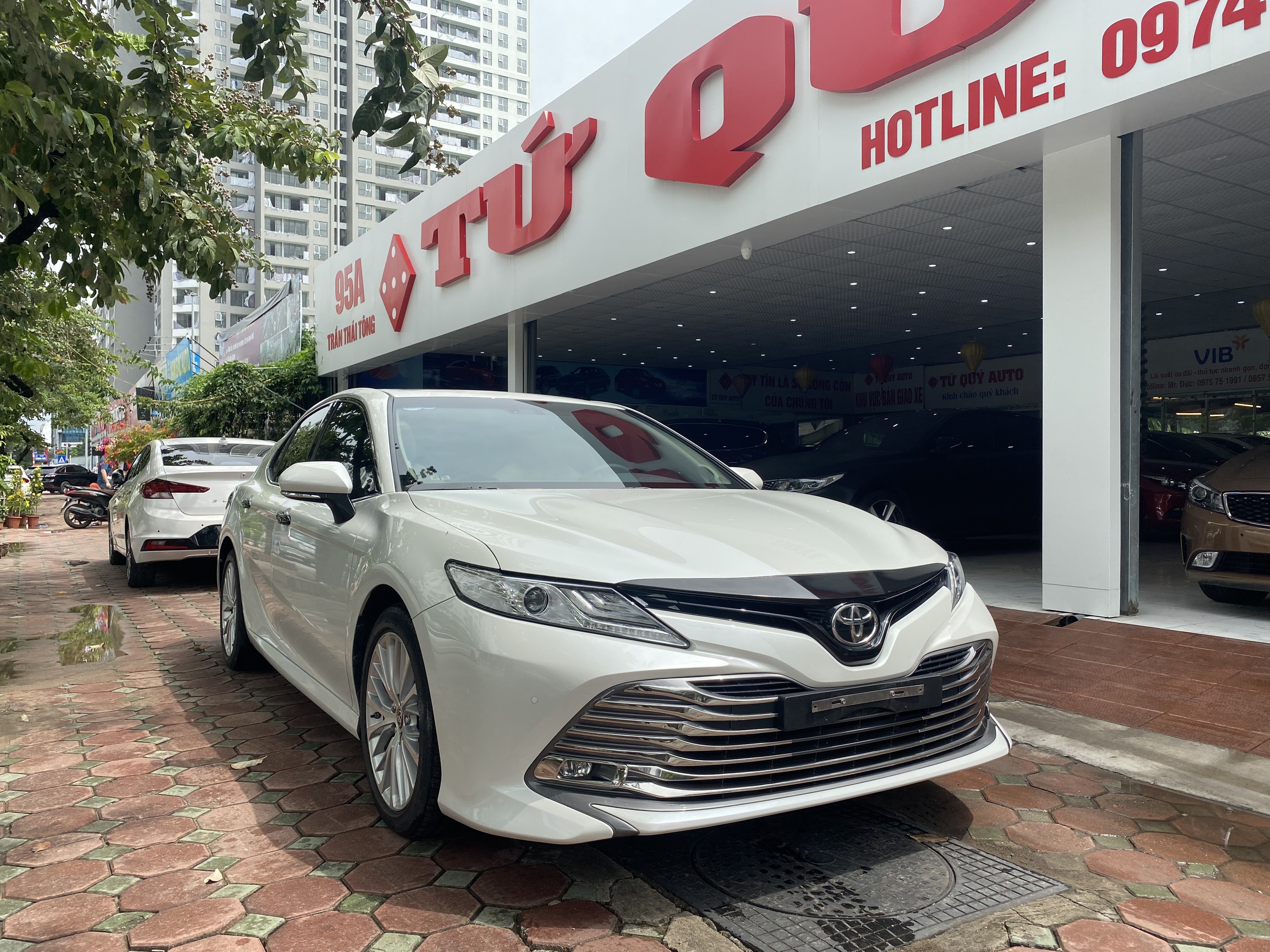2019 Toyota Camry Choosing the Right Trim  Autotrader